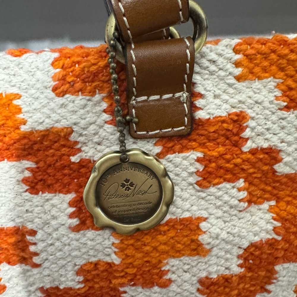 Patricia Nash Orange and Cream Patterned large purse - Picture 2 of 4